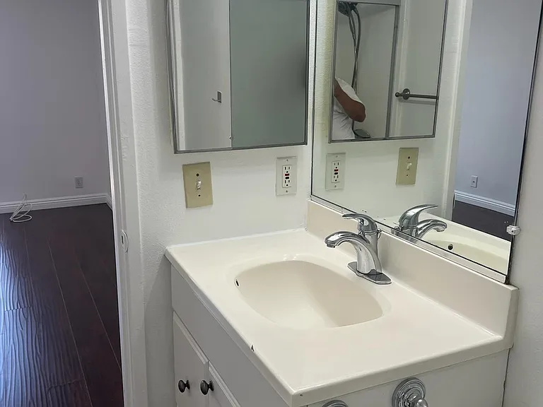 2121 Beloit Ave #312 — Photo 28