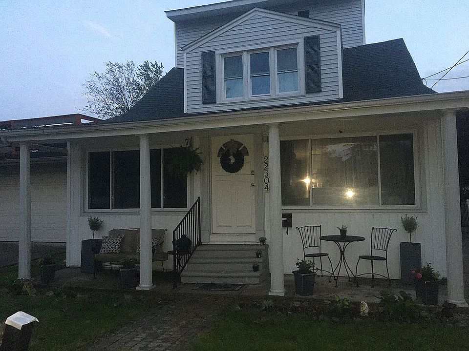 2nd image of 22504 Beach St