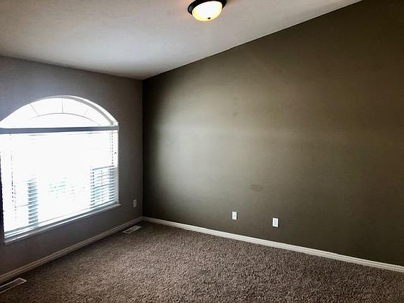 3rd image of 4096 E Fairview Dr