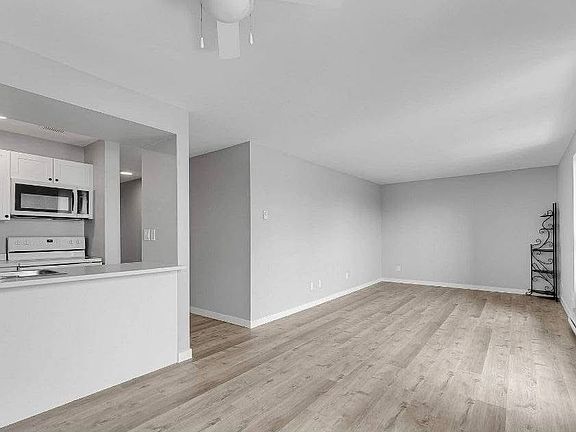 3rd image of 17 Eldon Hall Pl #301