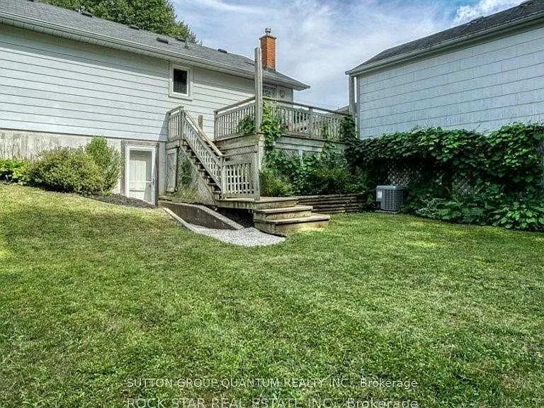102 Kribs St #UPPER — Photo 12