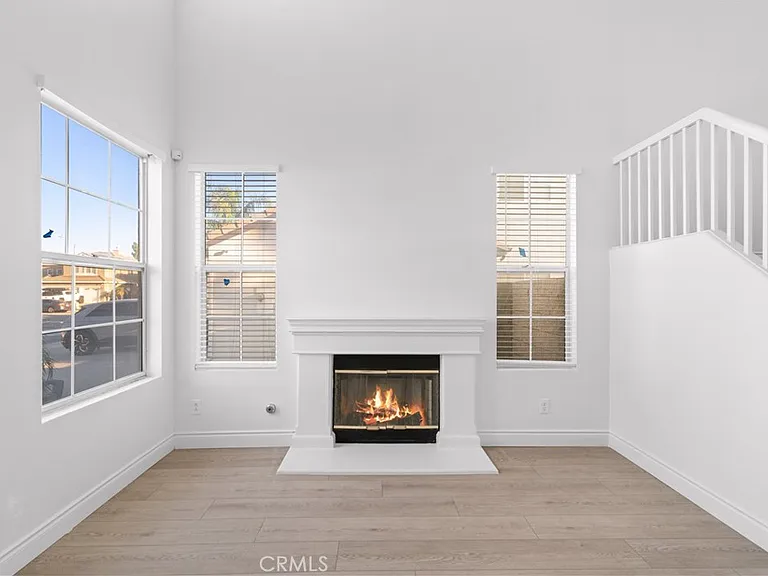6766 Royal Crest Ct — Photo 10