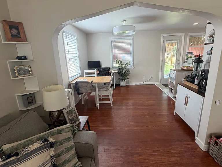 526 Bellaire Ave — Photo 11