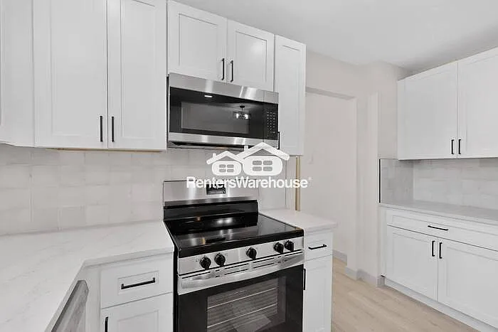 710 Worcester Ln — Photo 14