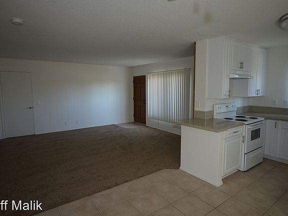 4th image of 4415 Clairemont Dr APT 1