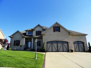 2551 Naples Dr, Valparaiso, IN 46385