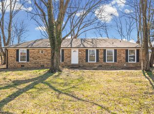 214 Cunningham Ln, Clarksville, TN 37042
