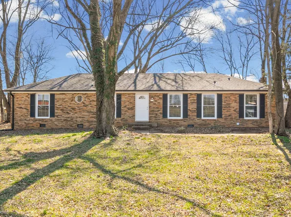 214 Cunningham Ln, Clarksville, TN 37042
