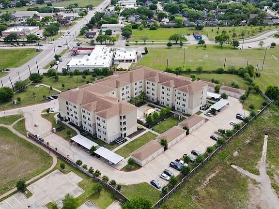 4th image of 3302 Texas Pkwy #220