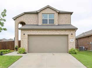 8705 Tenderfoot Ln, Aubrey, TX 76227