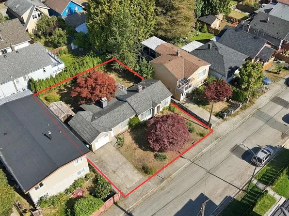 2219 E 25th Ave, Vancouver, BC V5N 2V7
