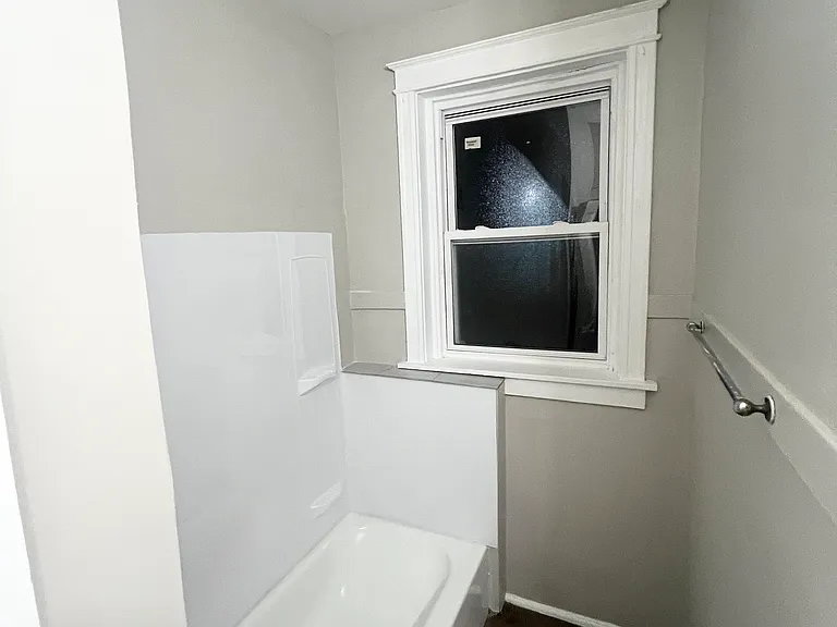 4913-4915 Devonshire Ave #1F — Photo 13