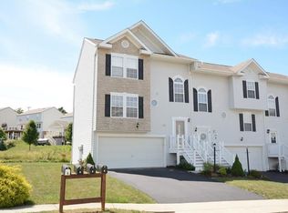 10 Cinque Terra Pl, Finleyville, PA 15332