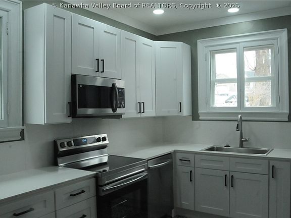 2nd image of 1812 Cliffview Ave