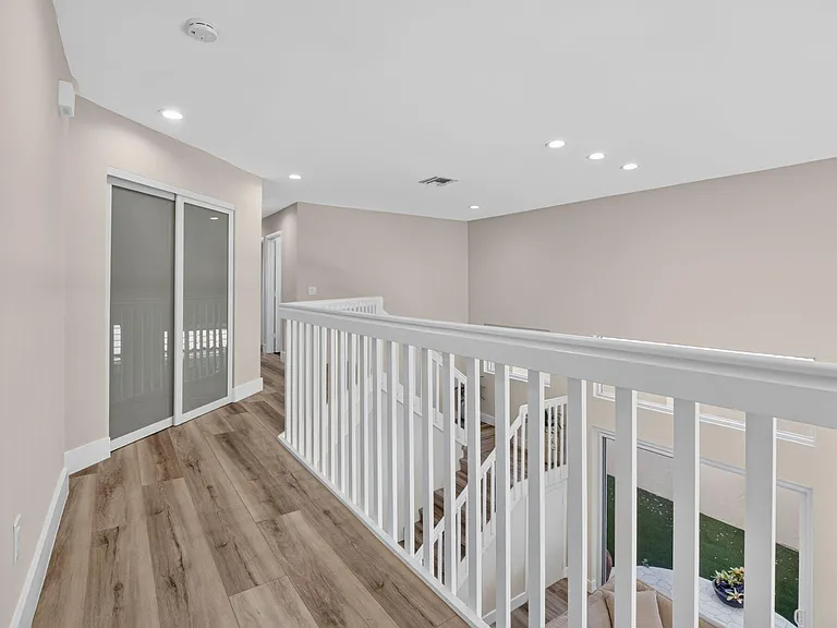 5338 NW 26th Cir — Photo 38