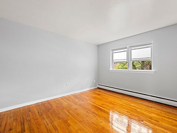 5th image of 226 Lincoln Ave APT 5