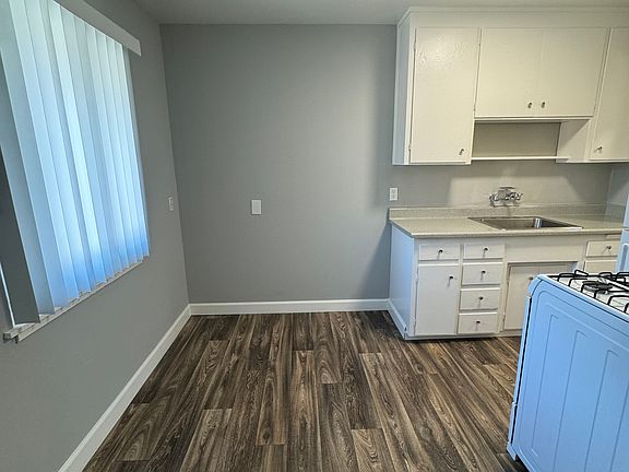3rd image of 4410 Bassett St #4