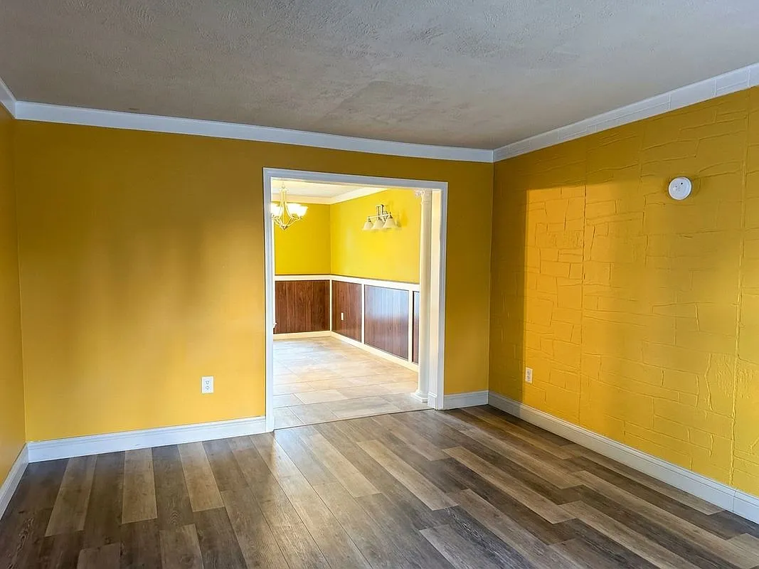 3 bed, 2.0 bath, 1170 sqft, $2,450 — Photo 3