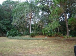704 Plum Tree Ln, Sarasota, FL 34243