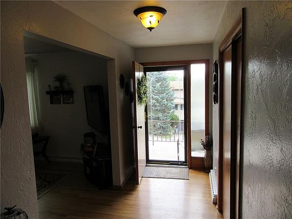 4th image of 4049 Tuxey Ave