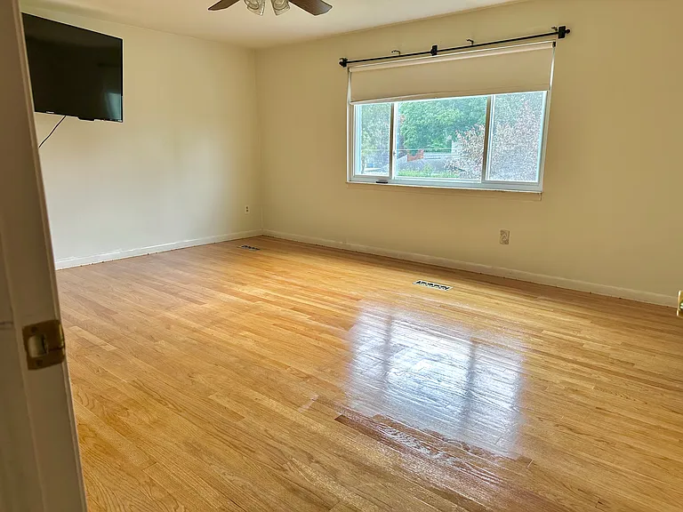 32307 Cambridge Dr — Photo 35