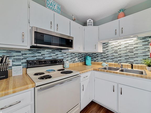 5th image of 620 W Beach Blvd #14