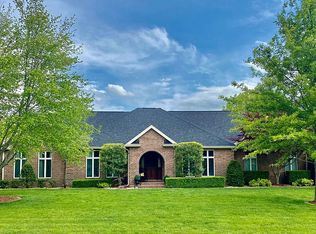 3102 Oakwood Dr, Charleston, IL 61920