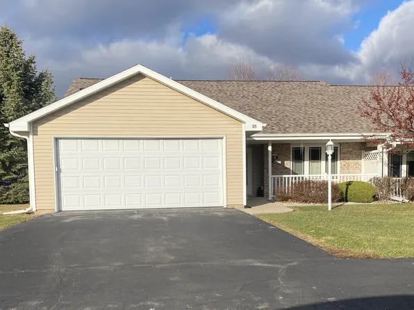 37 Kings Crest Ln, Fond Du Lac, WI 54935