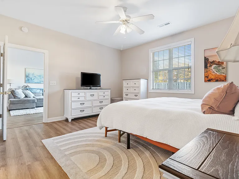 5006 Carleton Dr #77 — Photo 14