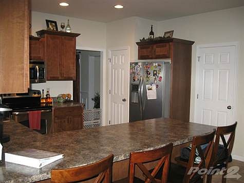 136 Ashford Dr kitchen2