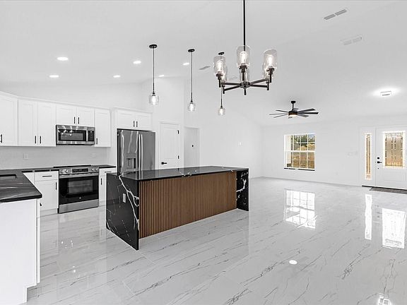 4th image of 25 JUNIPER LOOP CT COURT
