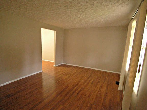 4th image of 8736 Laconia Dr