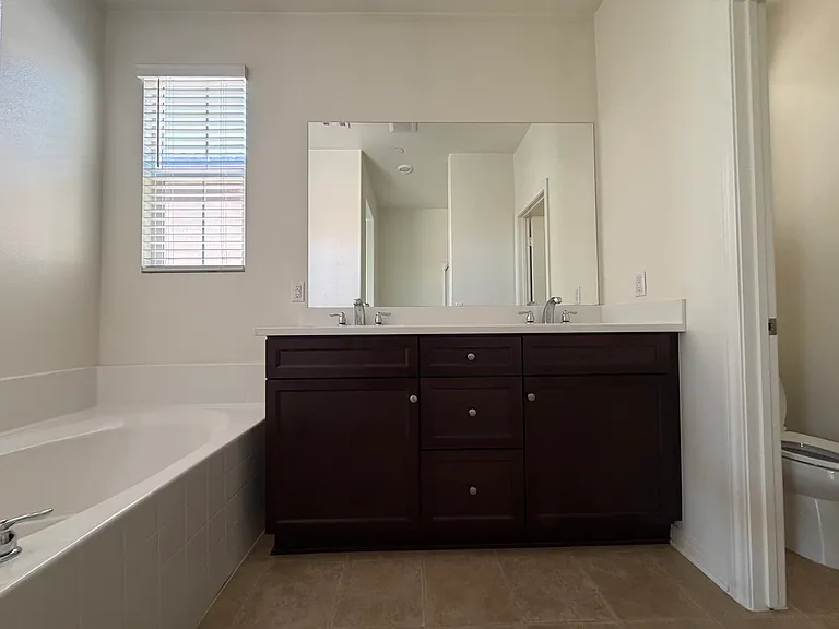 7103 Montecito Ln — Photo 16