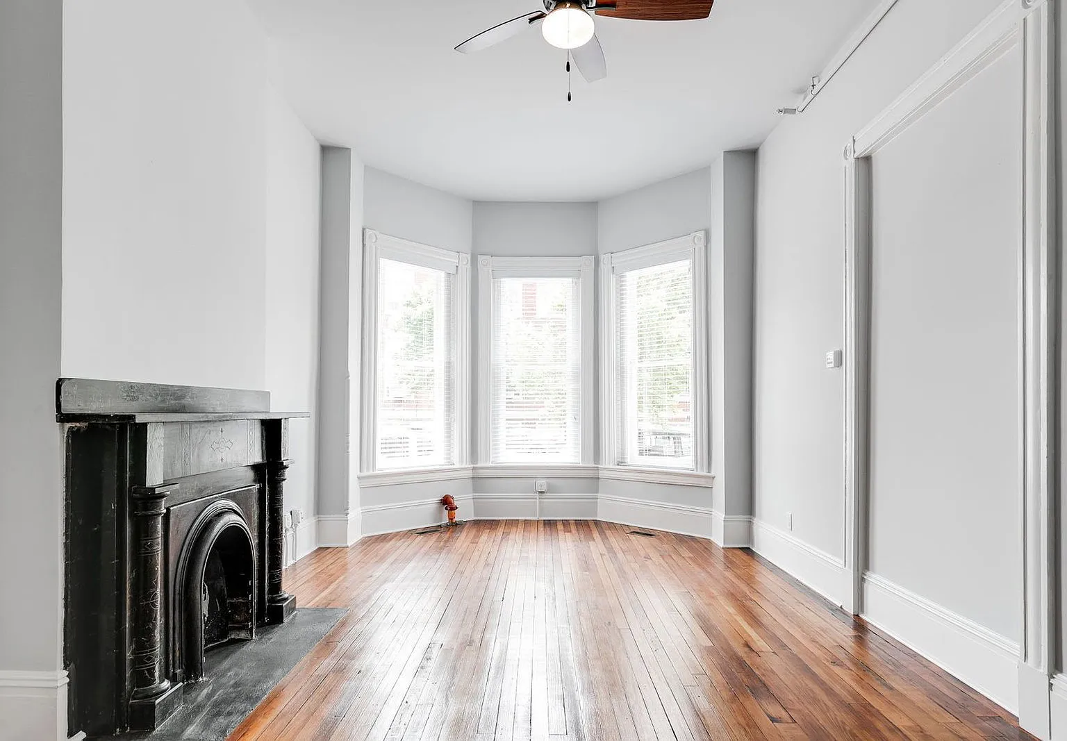1 bed, 1.0 bath, $1,600 — Photo 4