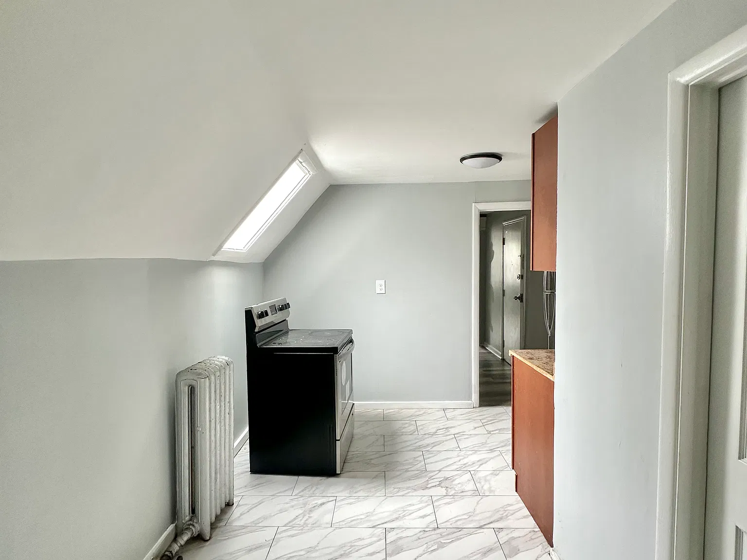 2 bed, 650 sqft, $1,650 — Photo 2