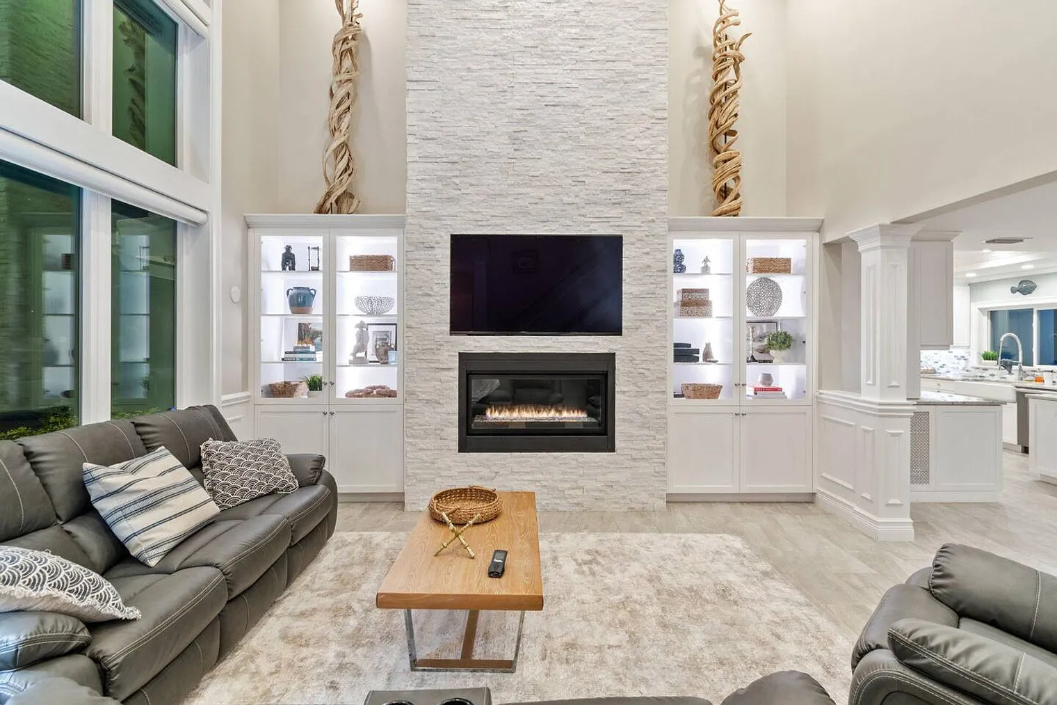 4 bed, 3.5 bath, 2863 sqft, $16,245 — Photo 3