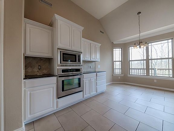 3rd image of 30 Boxford Dr