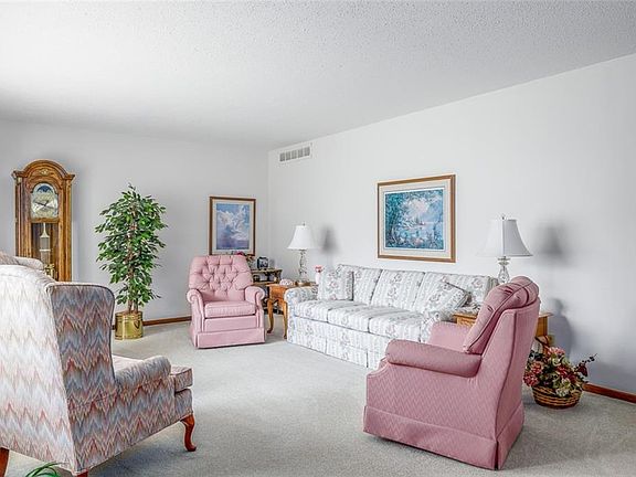 2nd image of 1811 Bel Air Dr
