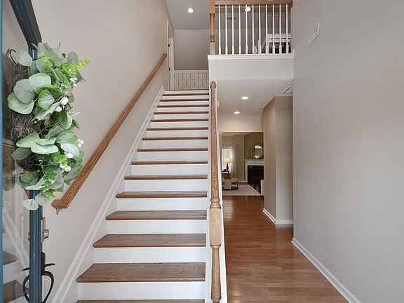 4th image of 19 Platte Ln