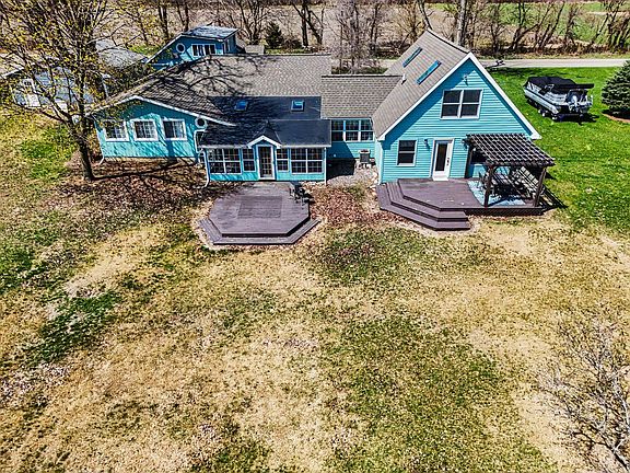 4th image of 2743 Hemlock Rd