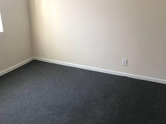 4th image of 7952 S Essex Ave