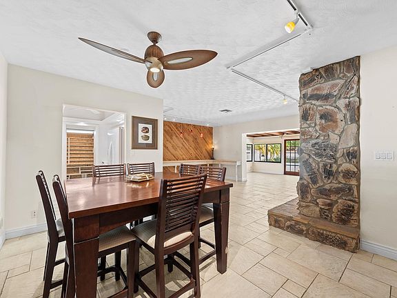 4th image of 2508 NE 7th Avenue