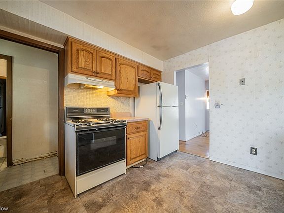 4th image of 4784 Sunny Ln