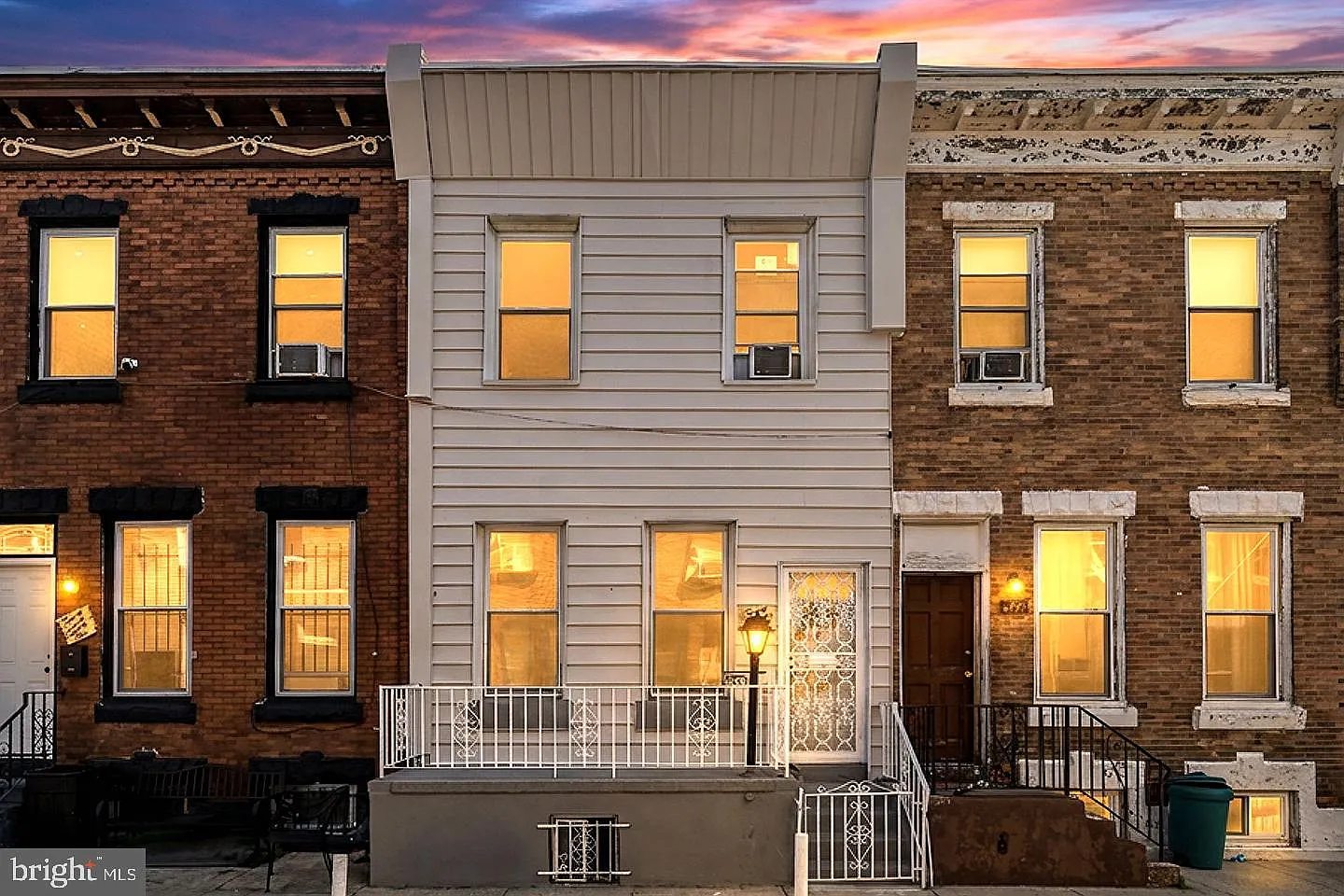 3 bed, 1.0 bath, 1086 sqft, $1,600 — Photo 1