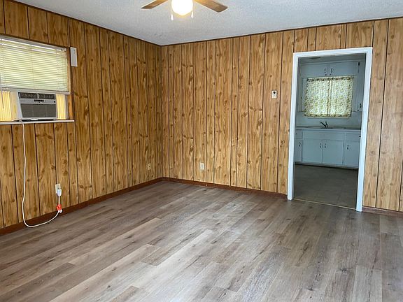 3rd image of 507 S Avenue D