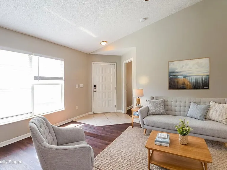 6713 Summer Cove Dr — Photo 4