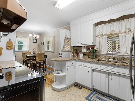 24th image of 441 Merriwood Dr