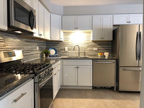 2nd image of 214 Rainbow Dr