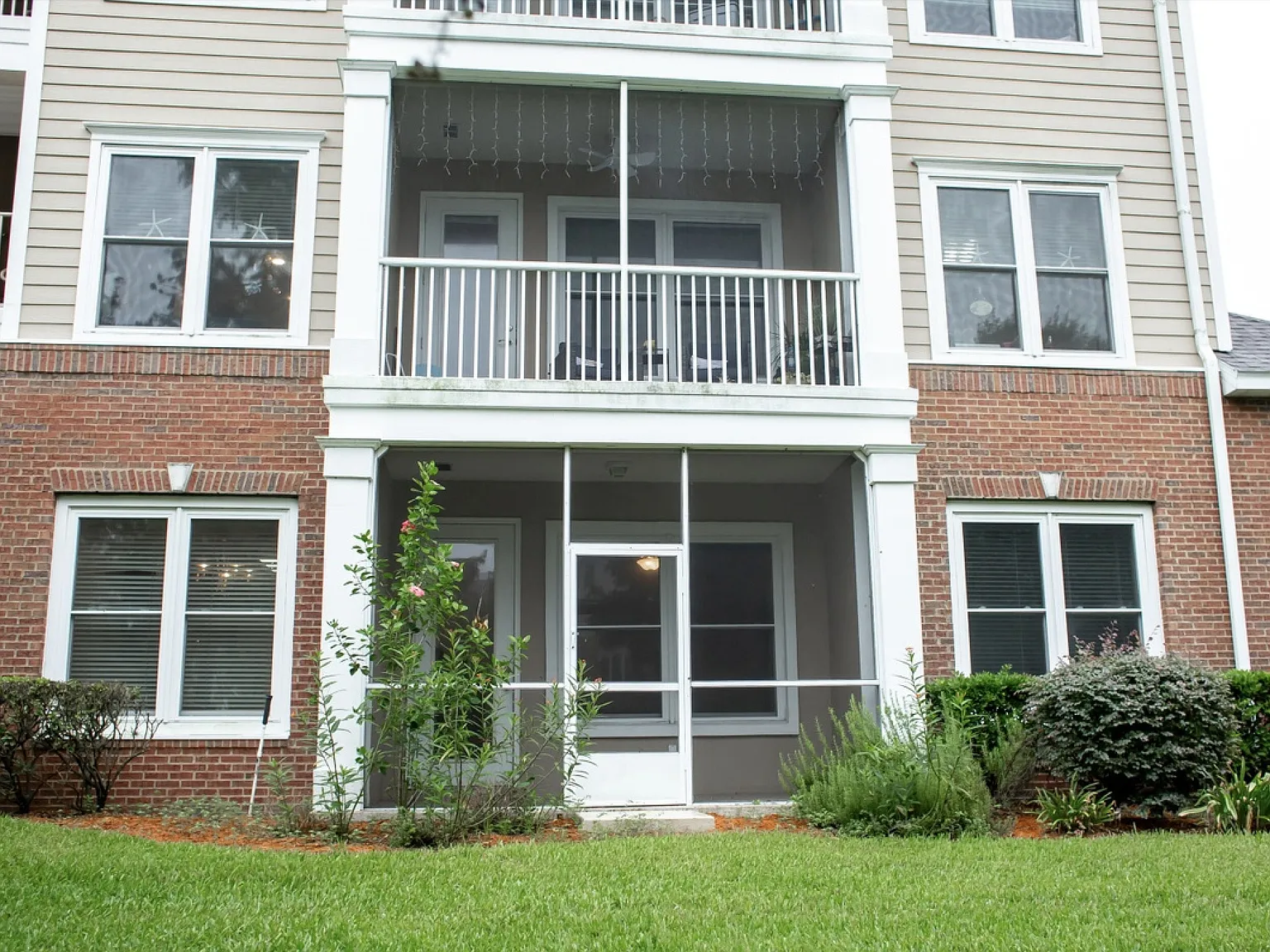 3 bed, 1394 sqft, $1,950 — Photo 3