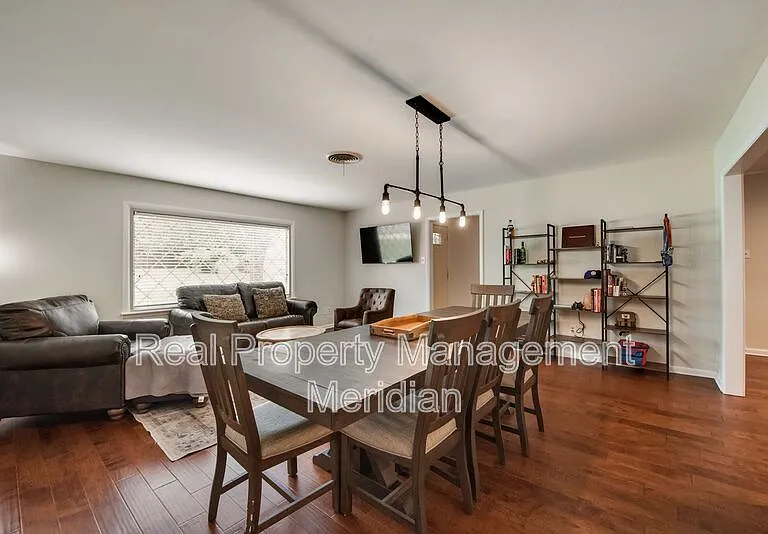 5700 Wessex Ave — Photo 3